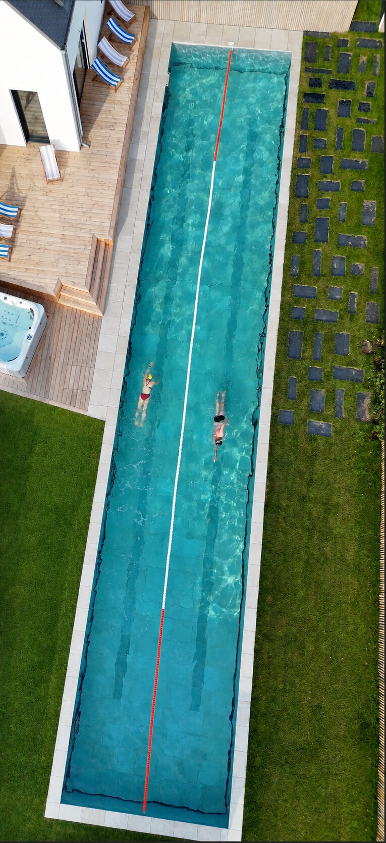 61 piscine 25 mètres location vacances 20 personnes bretagne